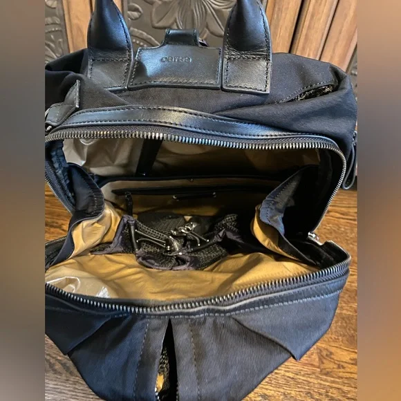 large caraa studio bag, only used a couple times!